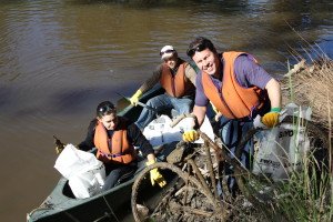 Josh Frydenberg MP participating in Clean Up Australia day