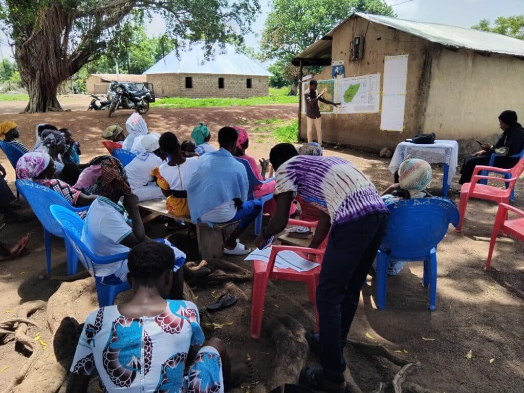 Photo of Vincent presenting to a community group